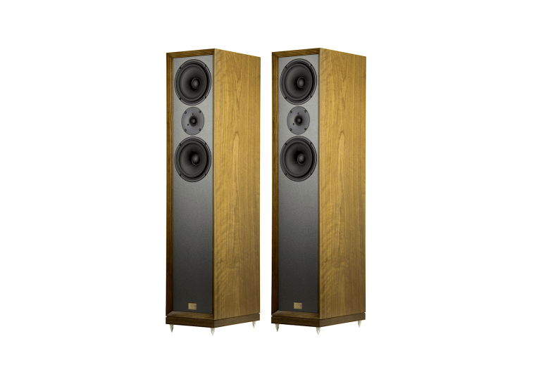 Remarkable floor-standing acoustics for small spaces – discussing two pairs of speakers from ELAC and Old School