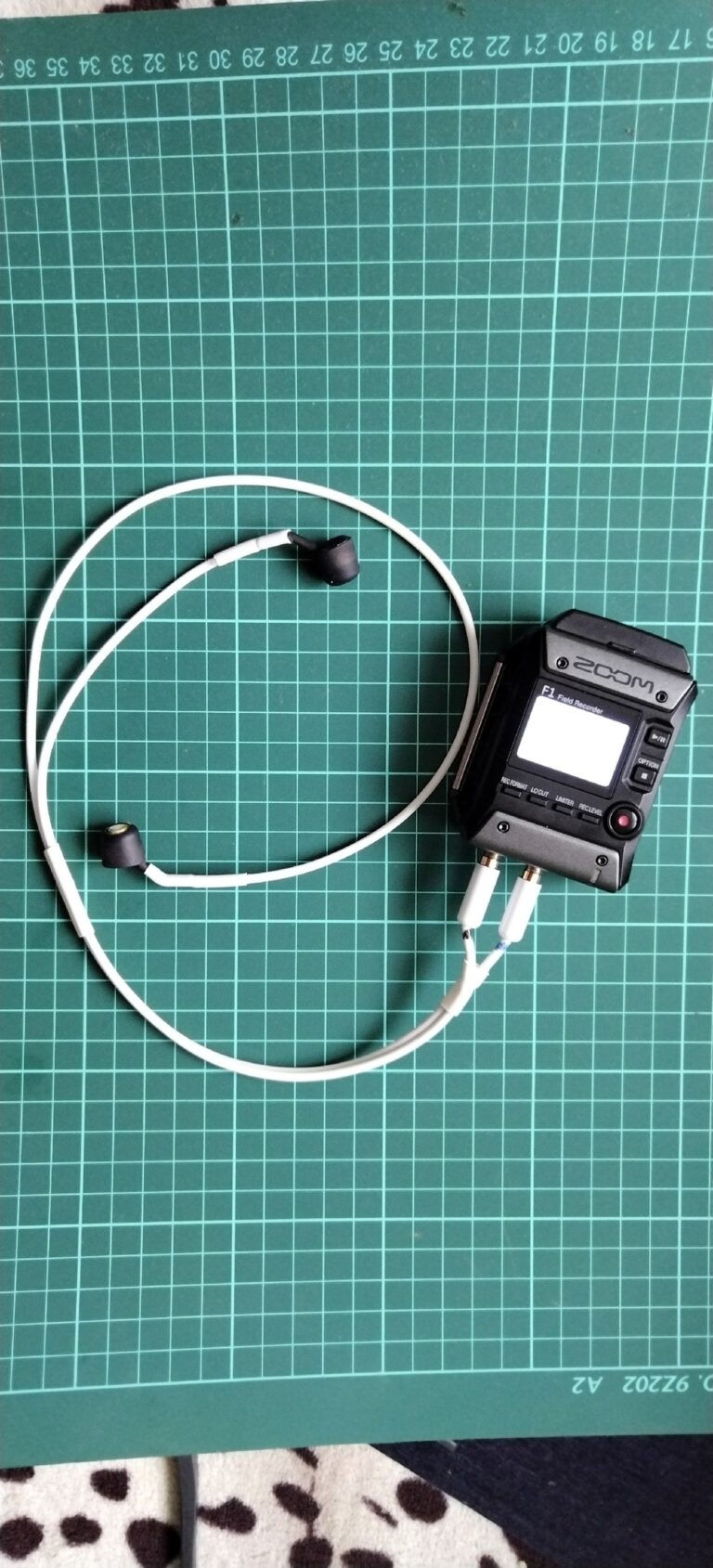 Stereo headset with binaural sound