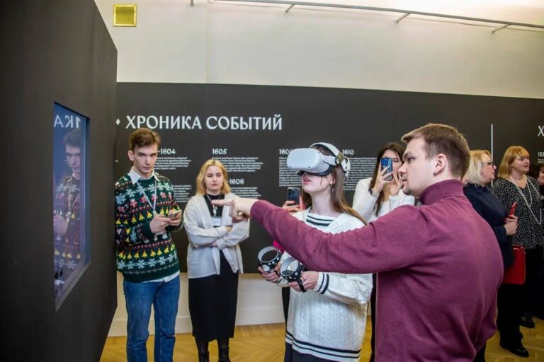 “Gorky Tech” produced the exhibition in the Makovsky Hall at the Novosibirsk State Art Museum